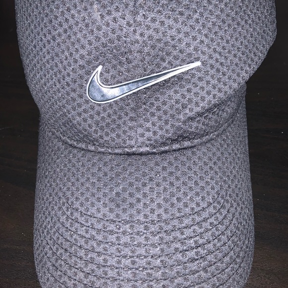 Black hat from Nike - Picture 1 of 4